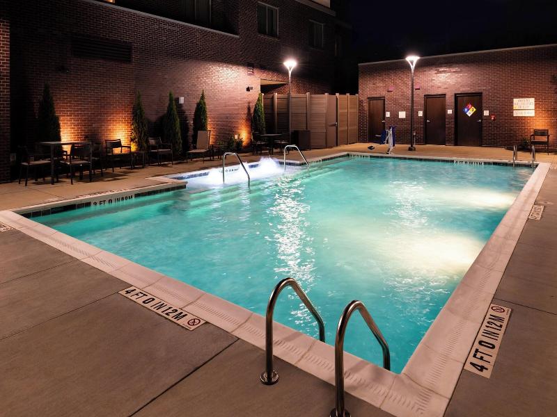 Courtyard By Marriott Charlotte Northlake image