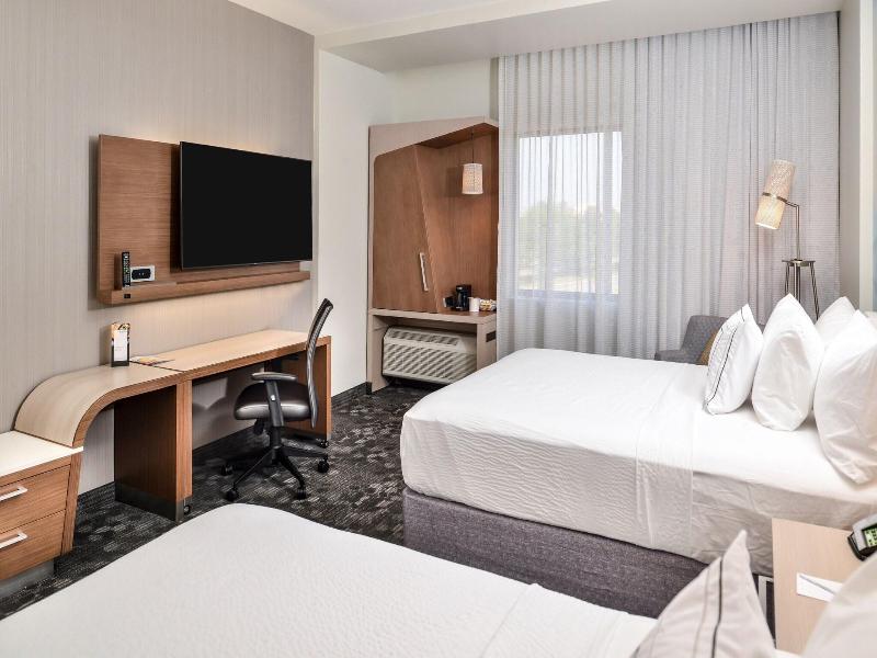 Courtyard By Marriott Charlotte Northlake image