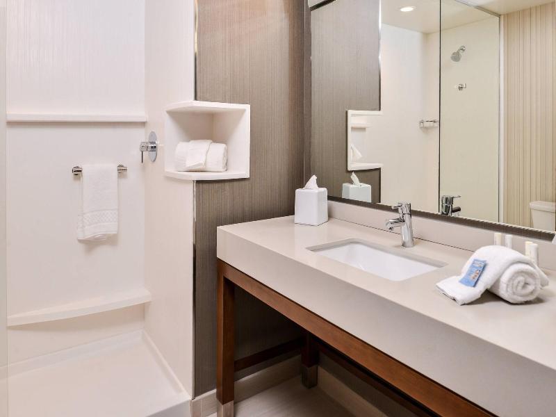 Courtyard By Marriott Charlotte Northlake image