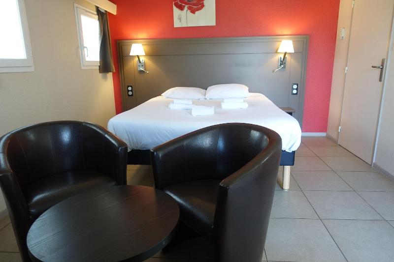 Hôtel Grand Confort Le Moulin Rouge image