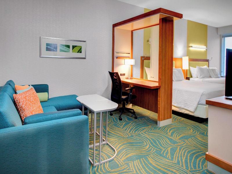 SUITE TWO QUEEN BEDS