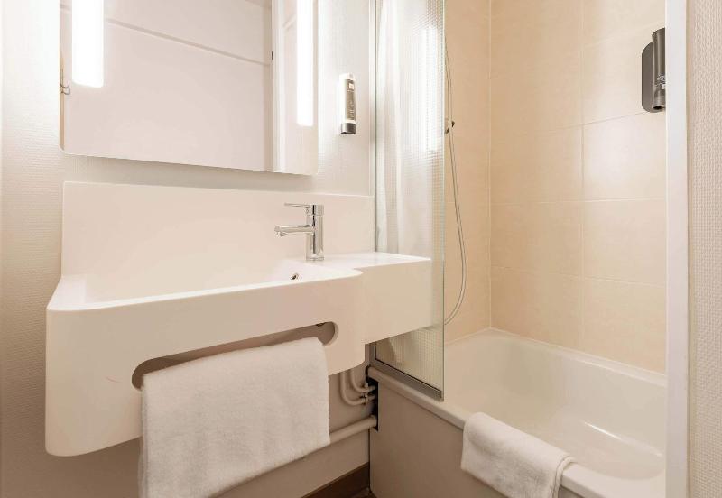 B&B HOTEL Douai Parc Des Expos Cuincy image