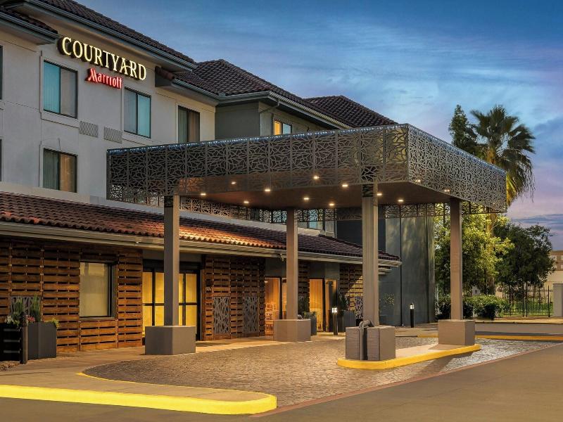 Courtyard By Marriott Houston West University image
