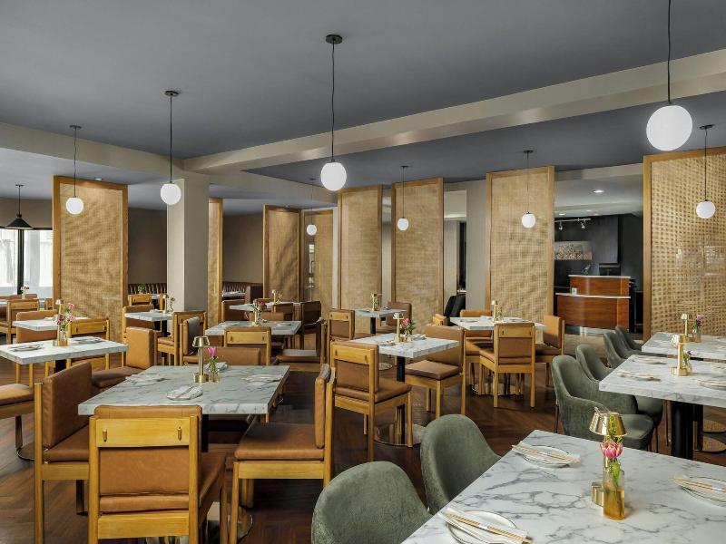 Courtyard By Marriott Houston West University image