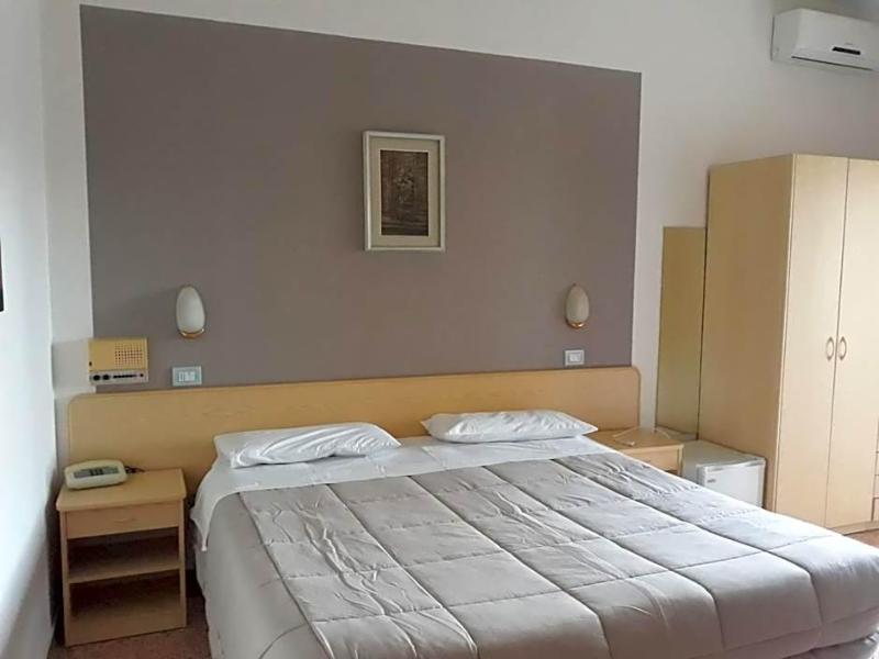 Hotel Tirrenia image