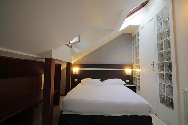 Modern's Hotel image