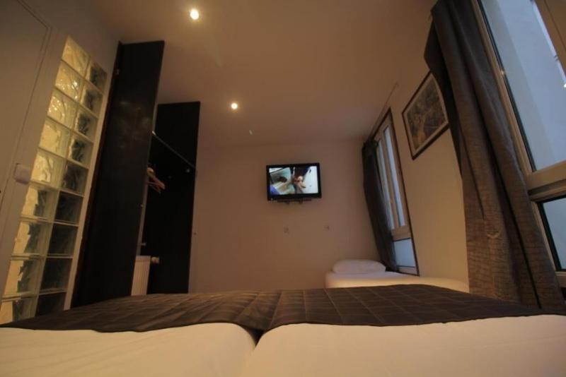 Modern's Hotel image