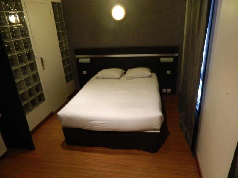 Modern's Hotel image