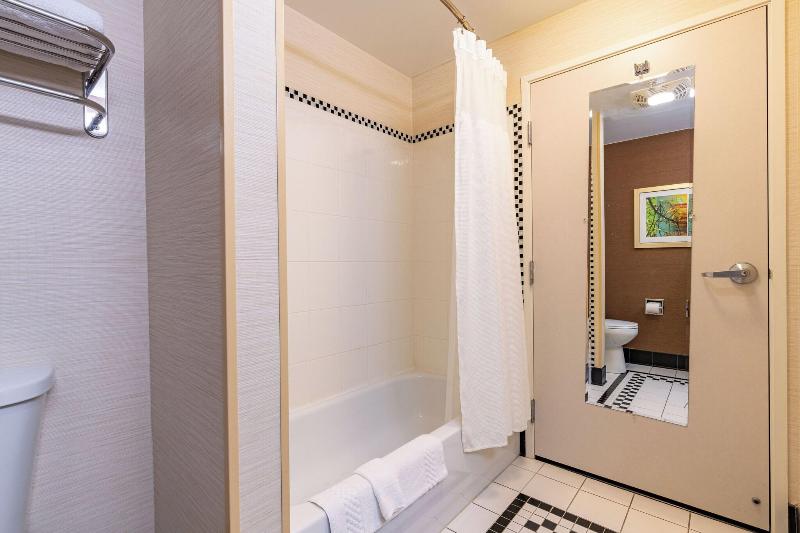 Fairfield Inn & Suites by Marriott Carlisle image
