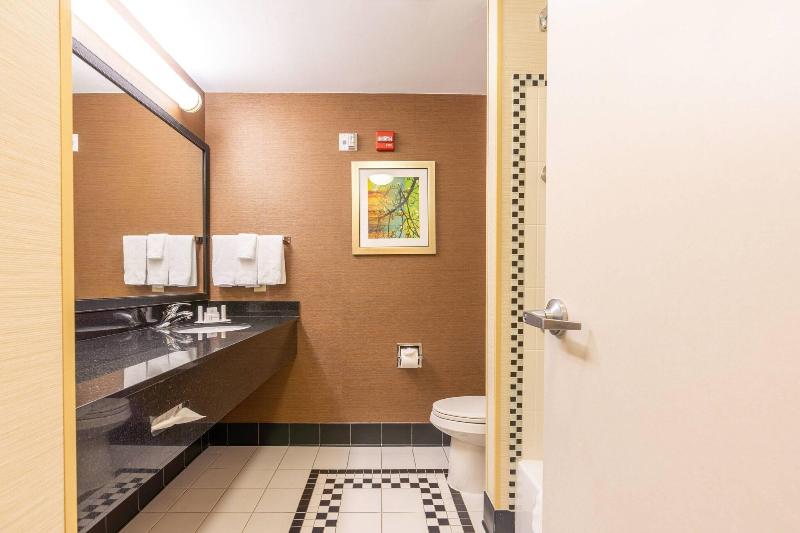 Fairfield Inn & Suites by Marriott Carlisle image