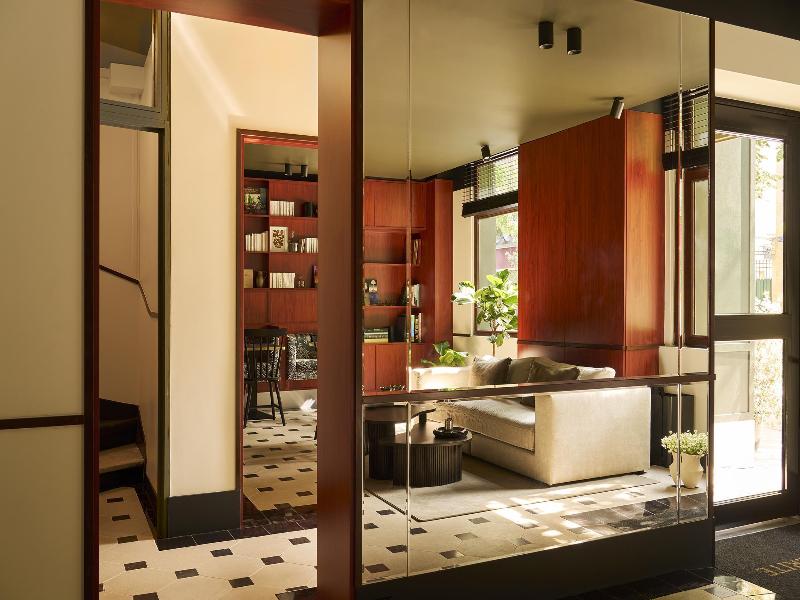 Hotel Arian image