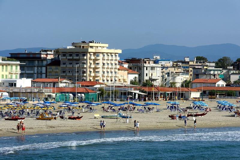 Hotel Capri & Residence image