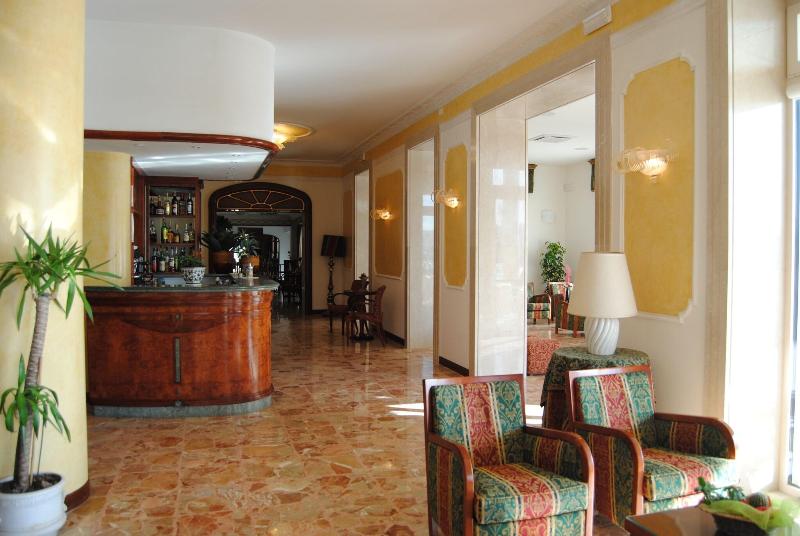 Hotel Capri & Residence image