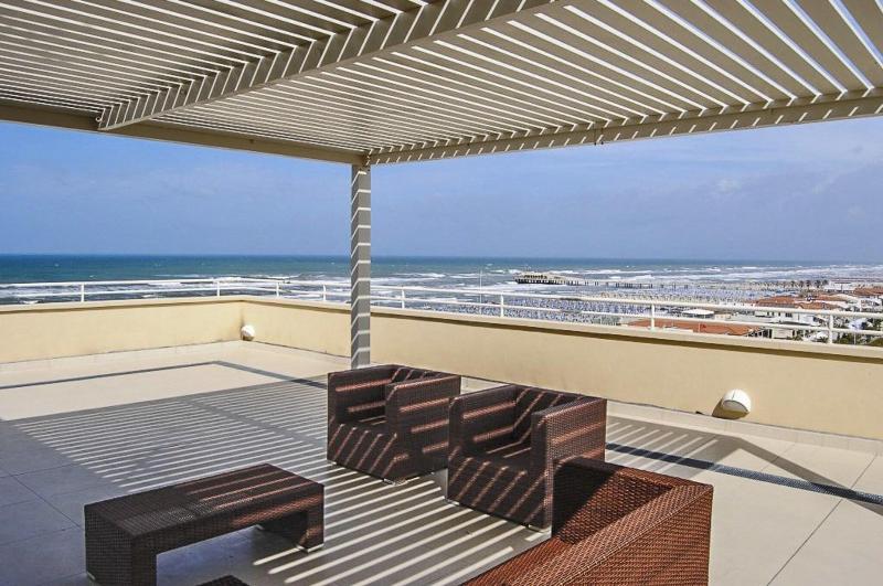 Hotel Capri & Residence image