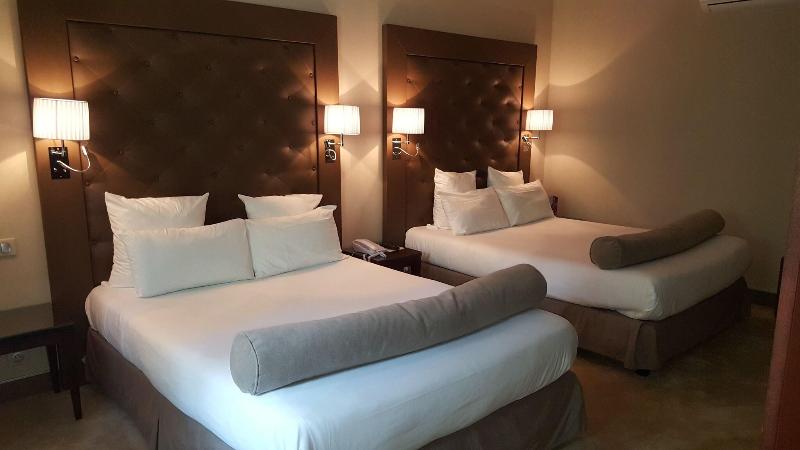 Hôtel Saint Cyr Etoile image