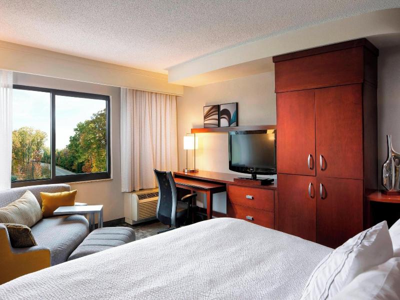 Courtyard By Marriott Jackson image