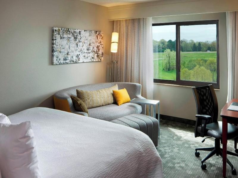Courtyard By Marriott Jackson image