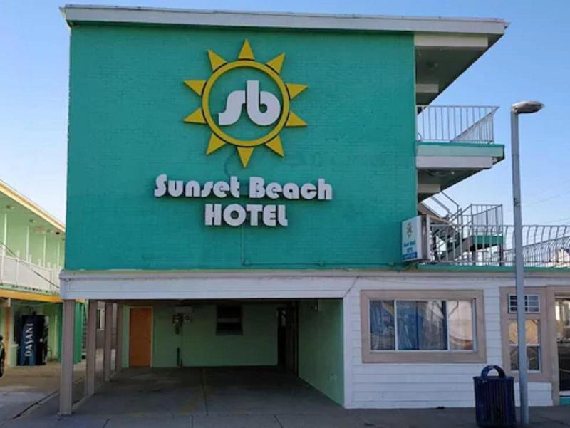Sunset Beach Hotel image