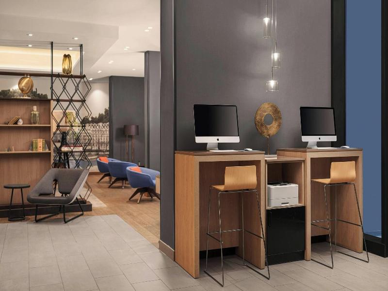 Courtyard By Marriott Paris Porte De Versailles image
