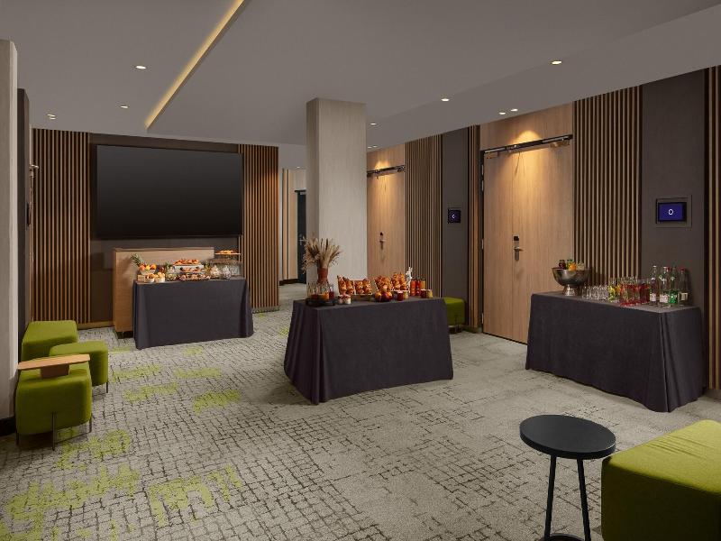 Courtyard By Marriott Paris Porte De Versailles image