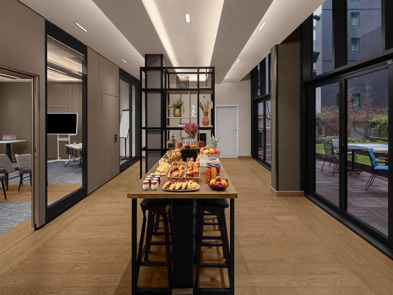 Courtyard By Marriott Paris Porte De Versailles image