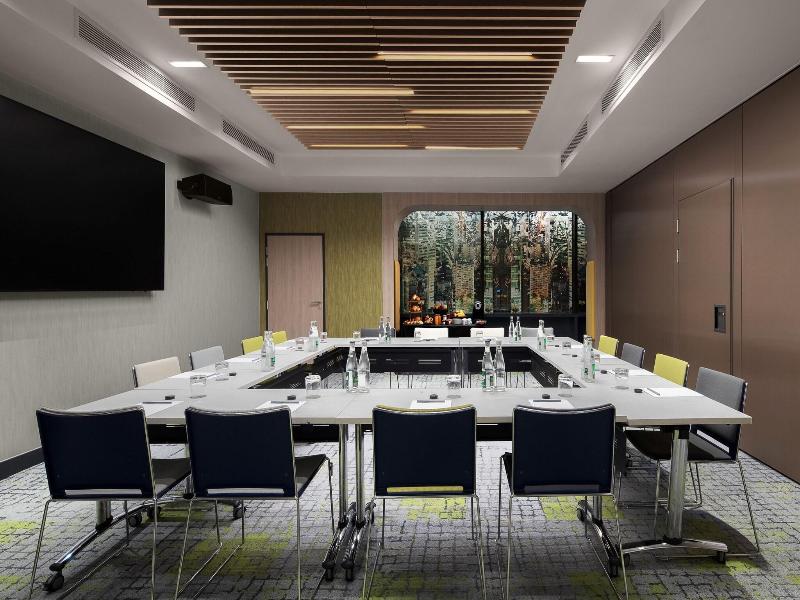Courtyard By Marriott Paris Porte De Versailles image
