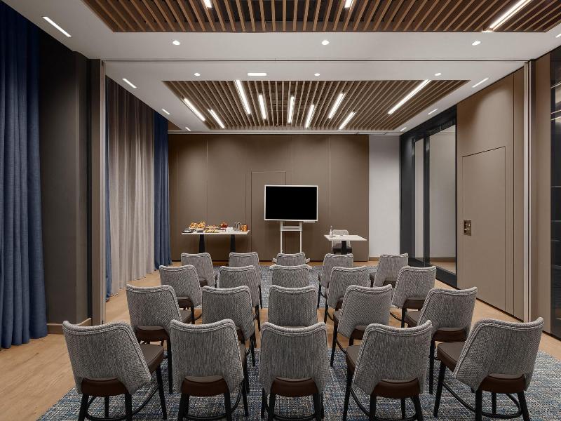 Courtyard By Marriott Paris Porte De Versailles image