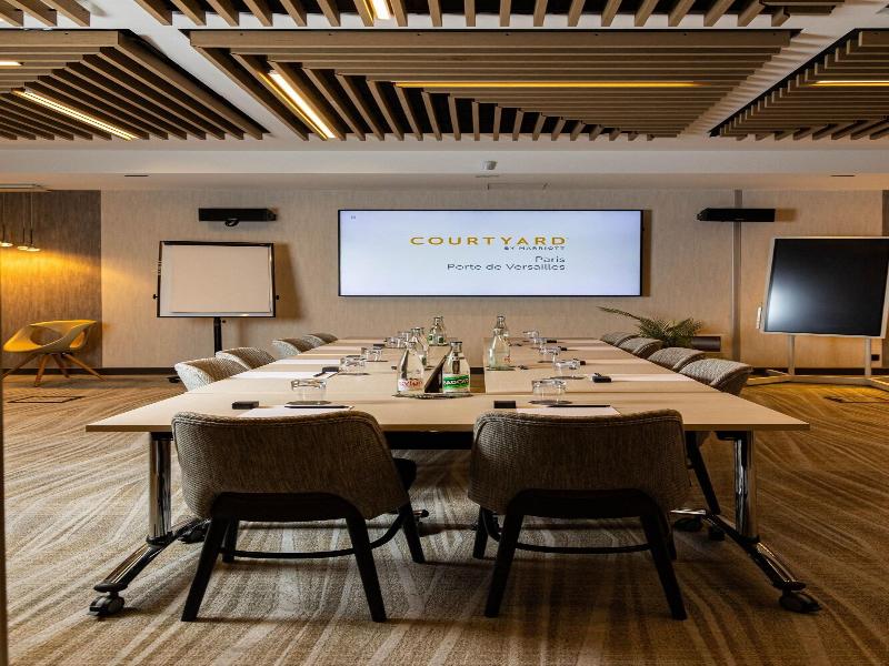 Courtyard By Marriott Paris Porte De Versailles image