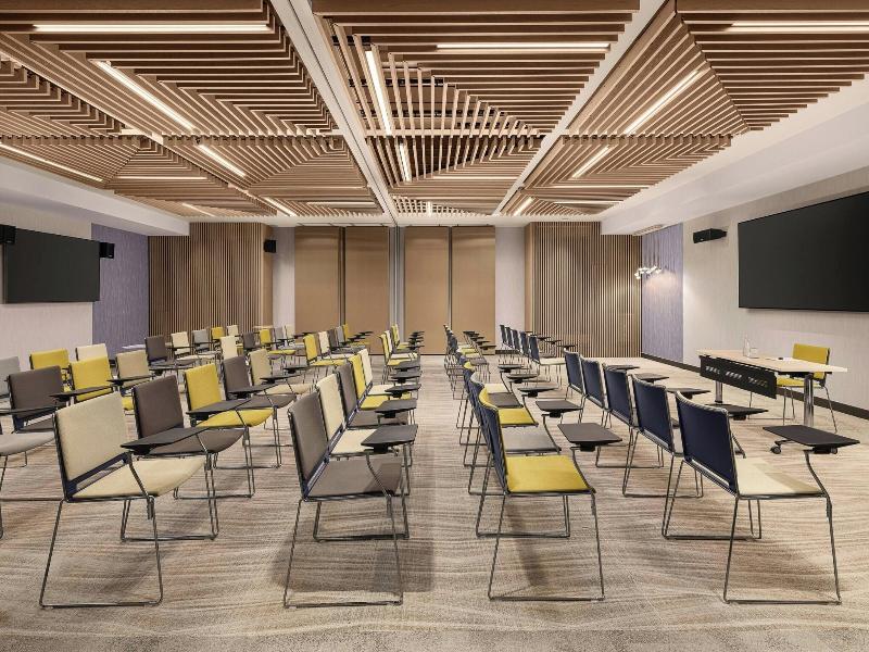 Courtyard By Marriott Paris Porte De Versailles image