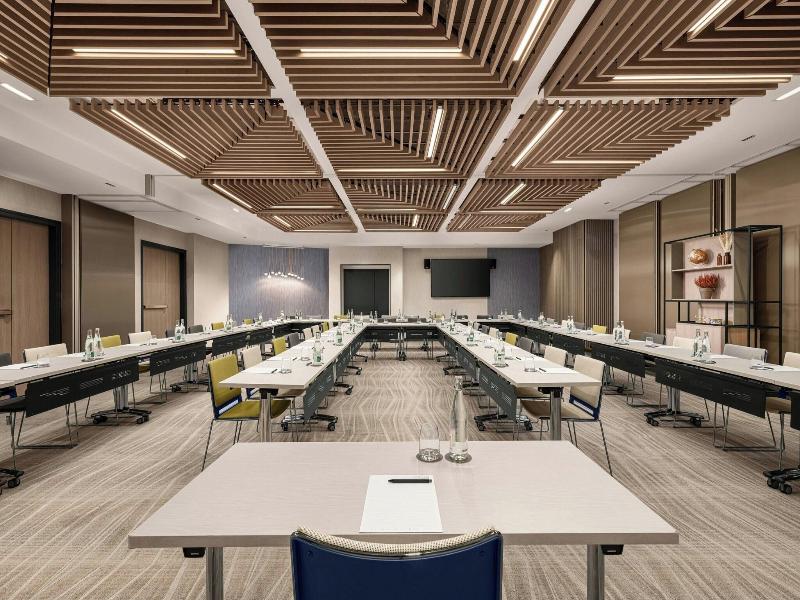 Courtyard By Marriott Paris Porte De Versailles image
