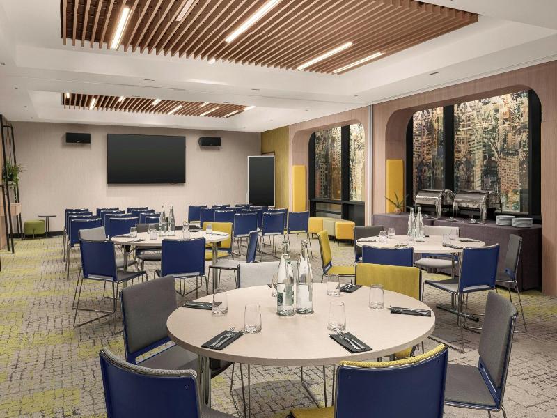 Courtyard By Marriott Paris Porte De Versailles image