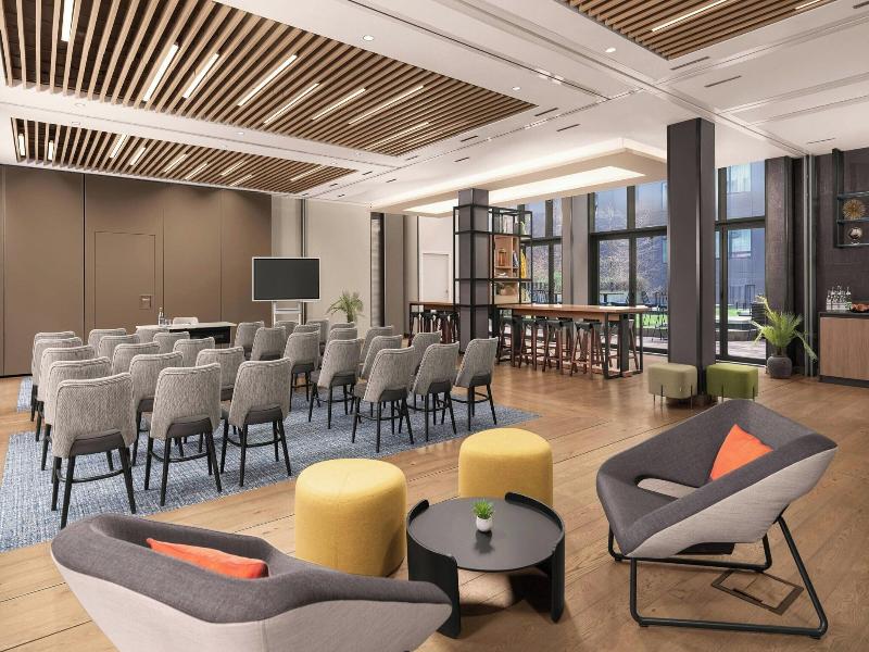 Courtyard By Marriott Paris Porte De Versailles image