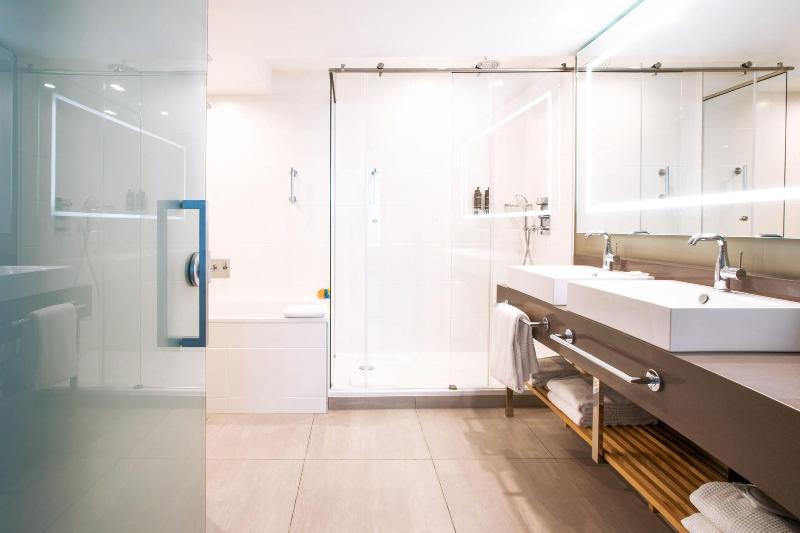 Courtyard By Marriott Paris Porte De Versailles image