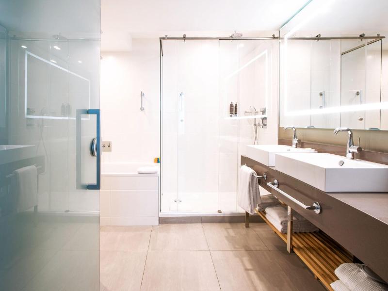 Courtyard By Marriott Paris Porte De Versailles image