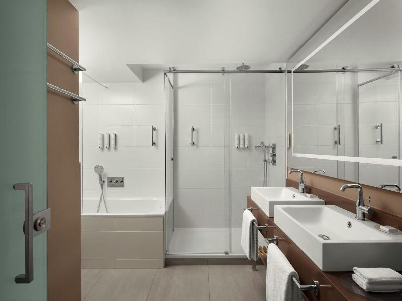 Courtyard By Marriott Paris Porte De Versailles image
