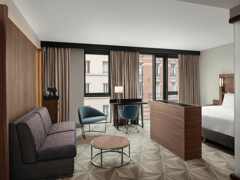 Courtyard By Marriott Paris Porte De Versailles image