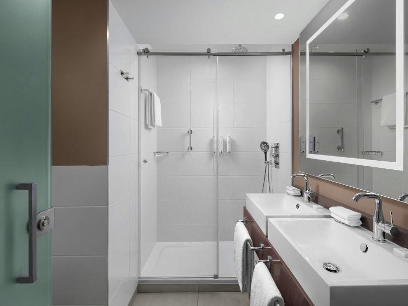 Courtyard By Marriott Paris Porte De Versailles image