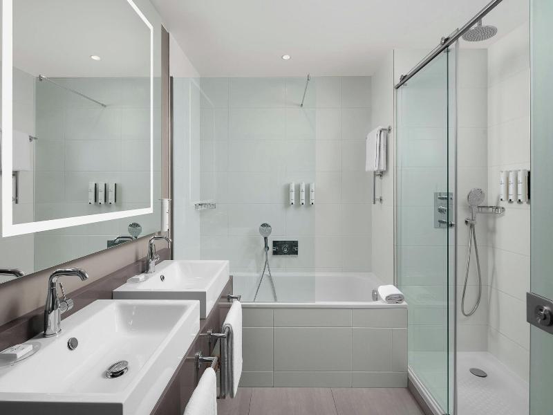 Courtyard By Marriott Paris Porte De Versailles image