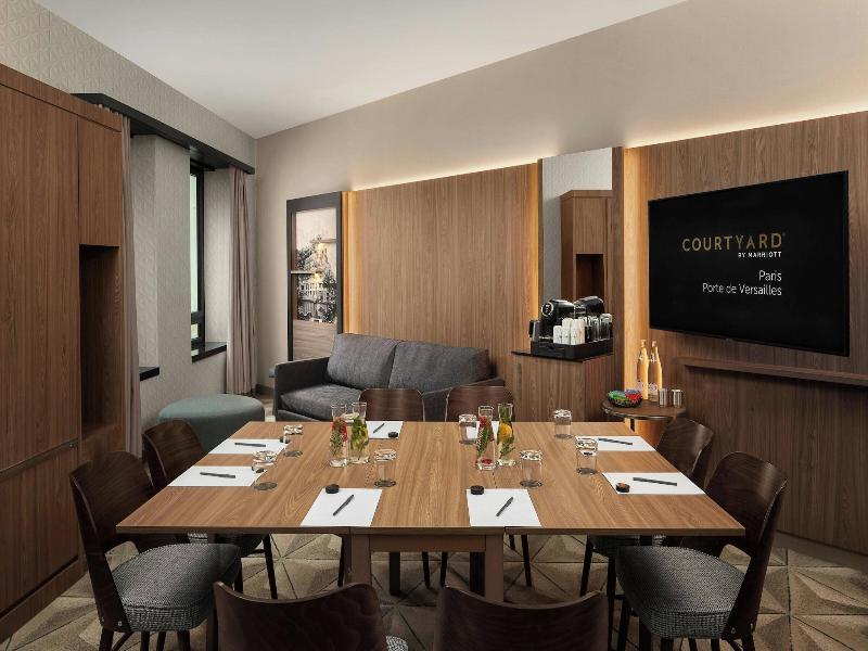 Courtyard By Marriott Paris Porte De Versailles image