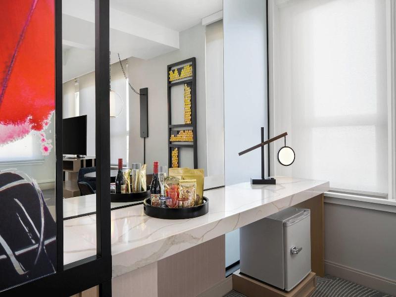 Glass Light Hotel & Gallery, Autograph Collection image