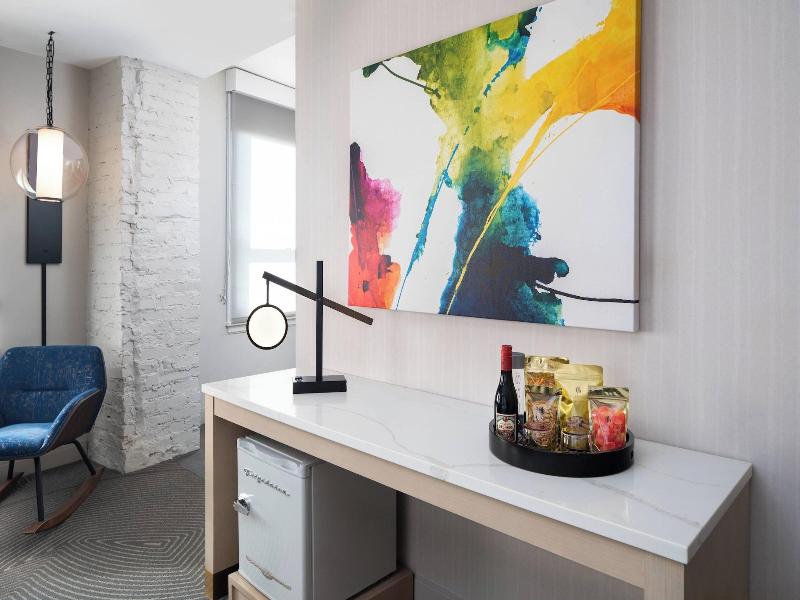 Glass Light Hotel & Gallery, Autograph Collection image