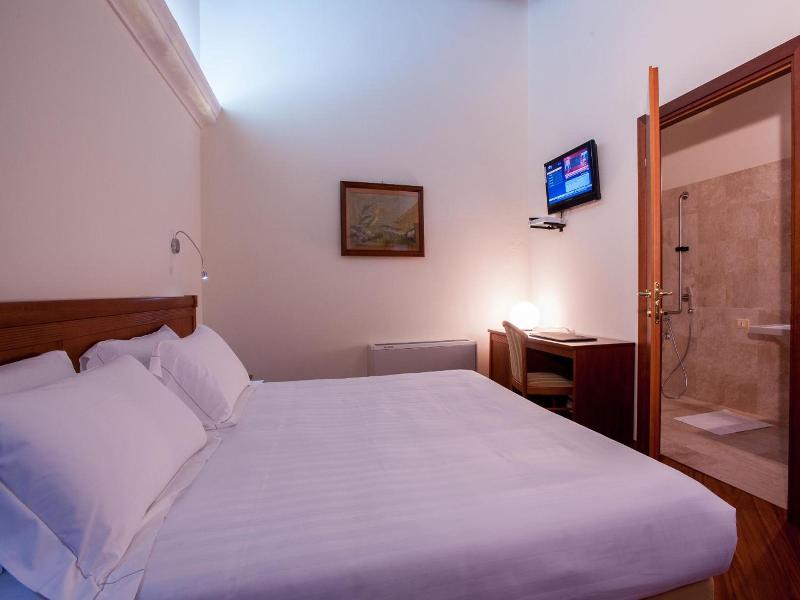 Hotel Flora image