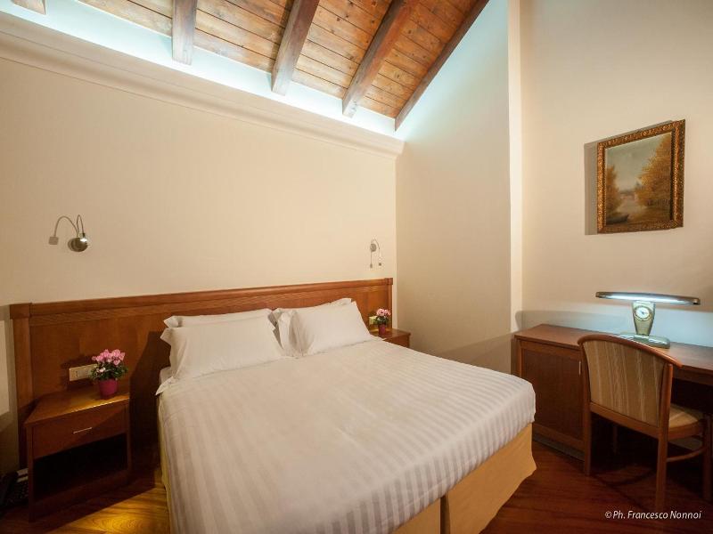 Hotel Flora image