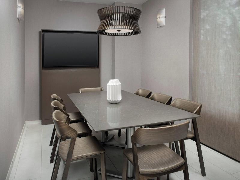 Springhill Suites By Marriott Atlanta Perimeter Ce image