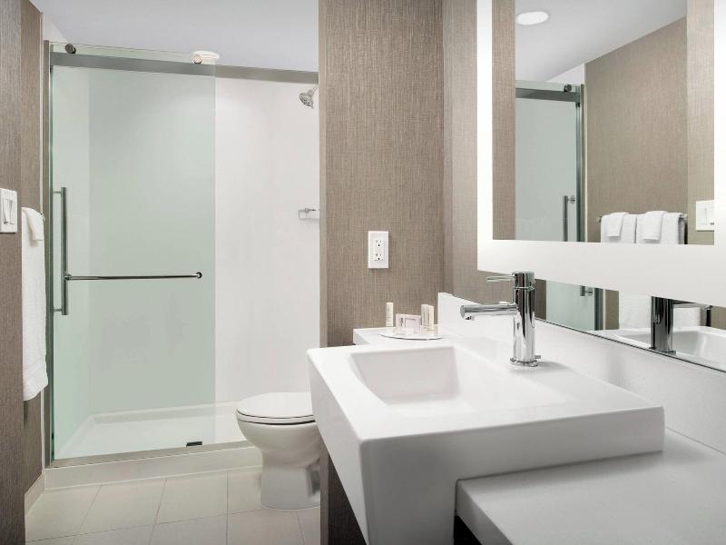 Springhill Suites By Marriott Atlanta Perimeter Ce image