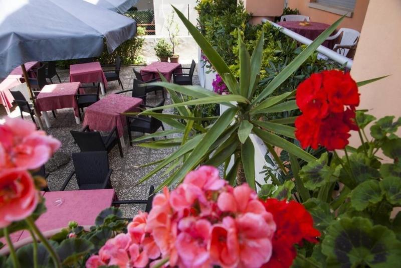 Hotel Blumen image