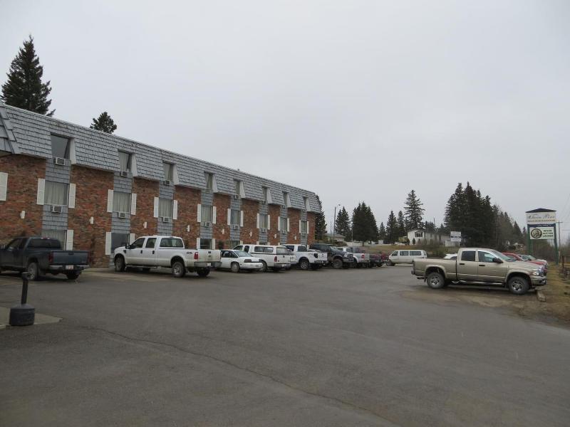 Twin Pine Inn & Suites image