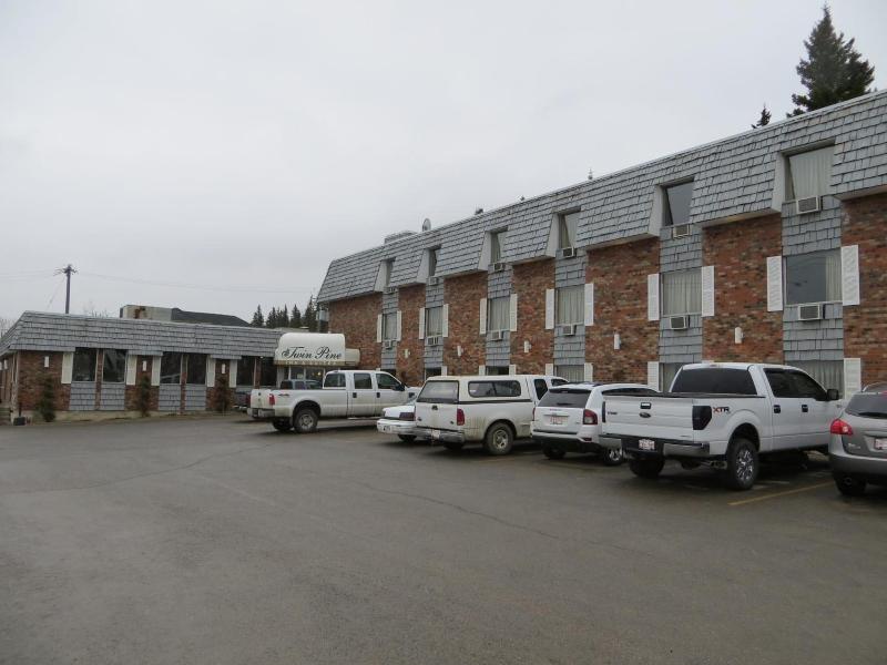 Twin Pine Inn & Suites image