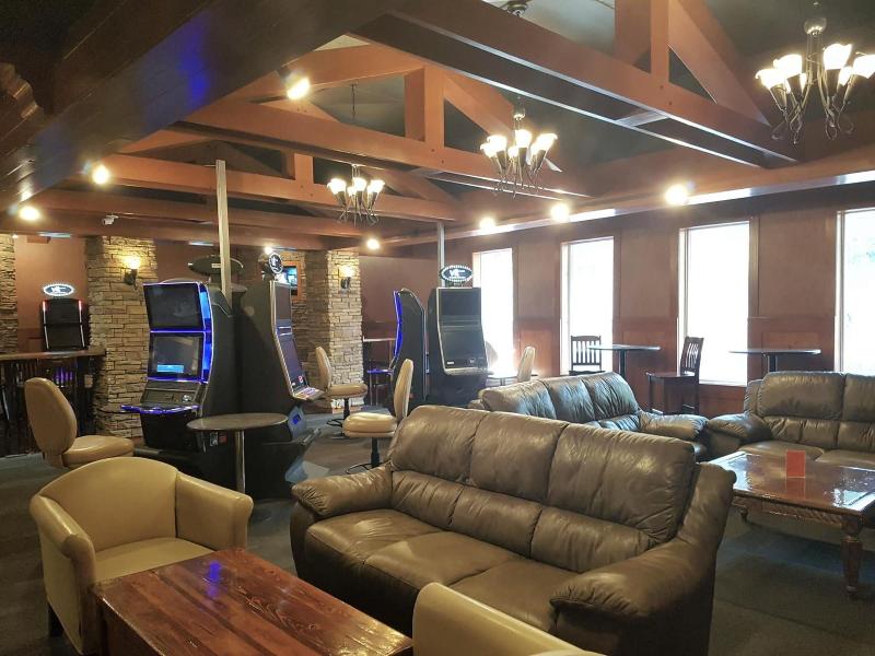 Twin Pine Inn & Suites image