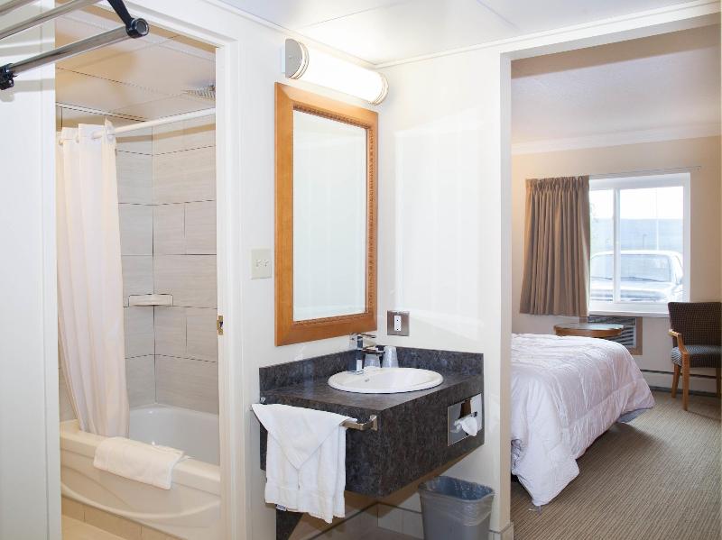 Twin Pine Inn & Suites image